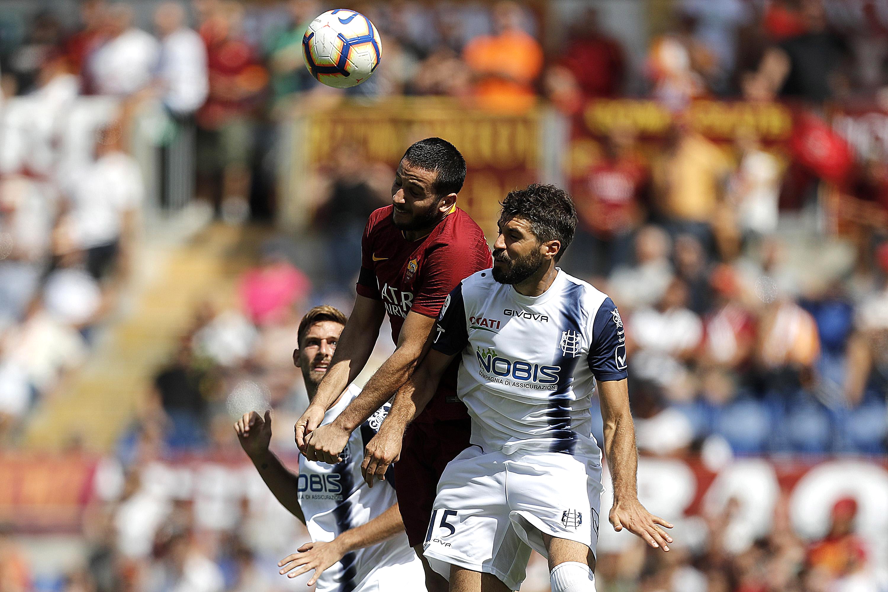 包含克罗托内继续保持主场不败，战平切沃的词条