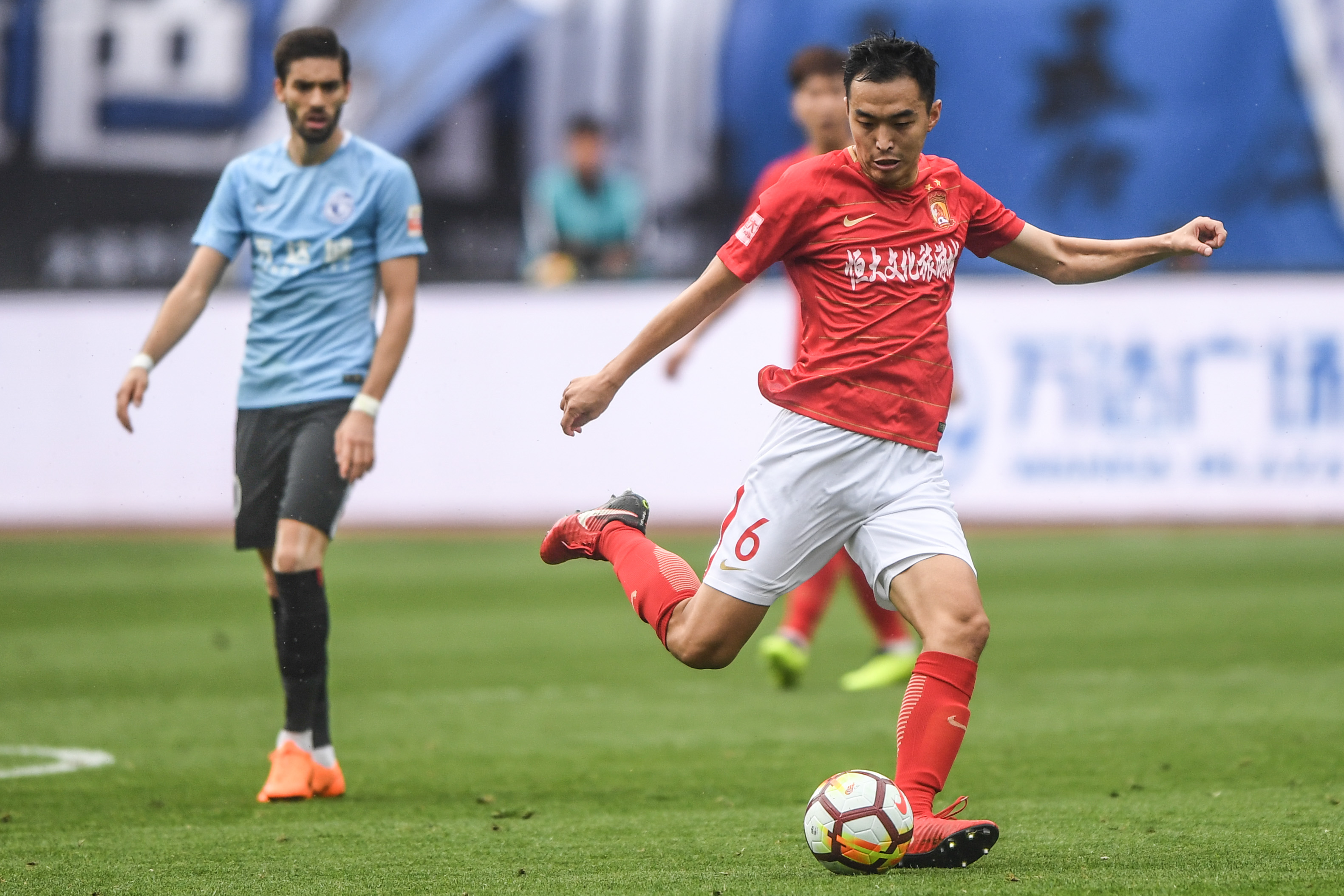 德州扑克规则-广州德比战，恒大力克富力保持领先优势的简单介绍